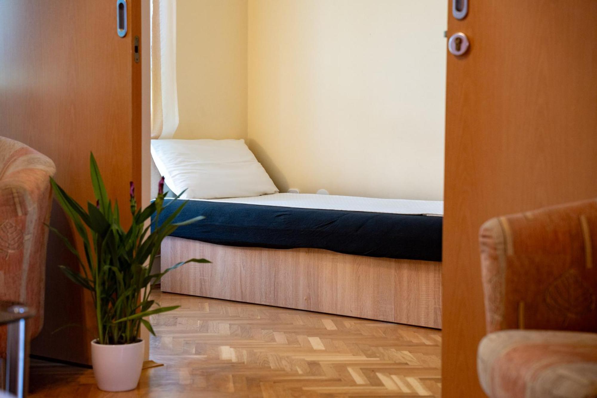 Rab Centar Due Apartment Palit Exterior photo