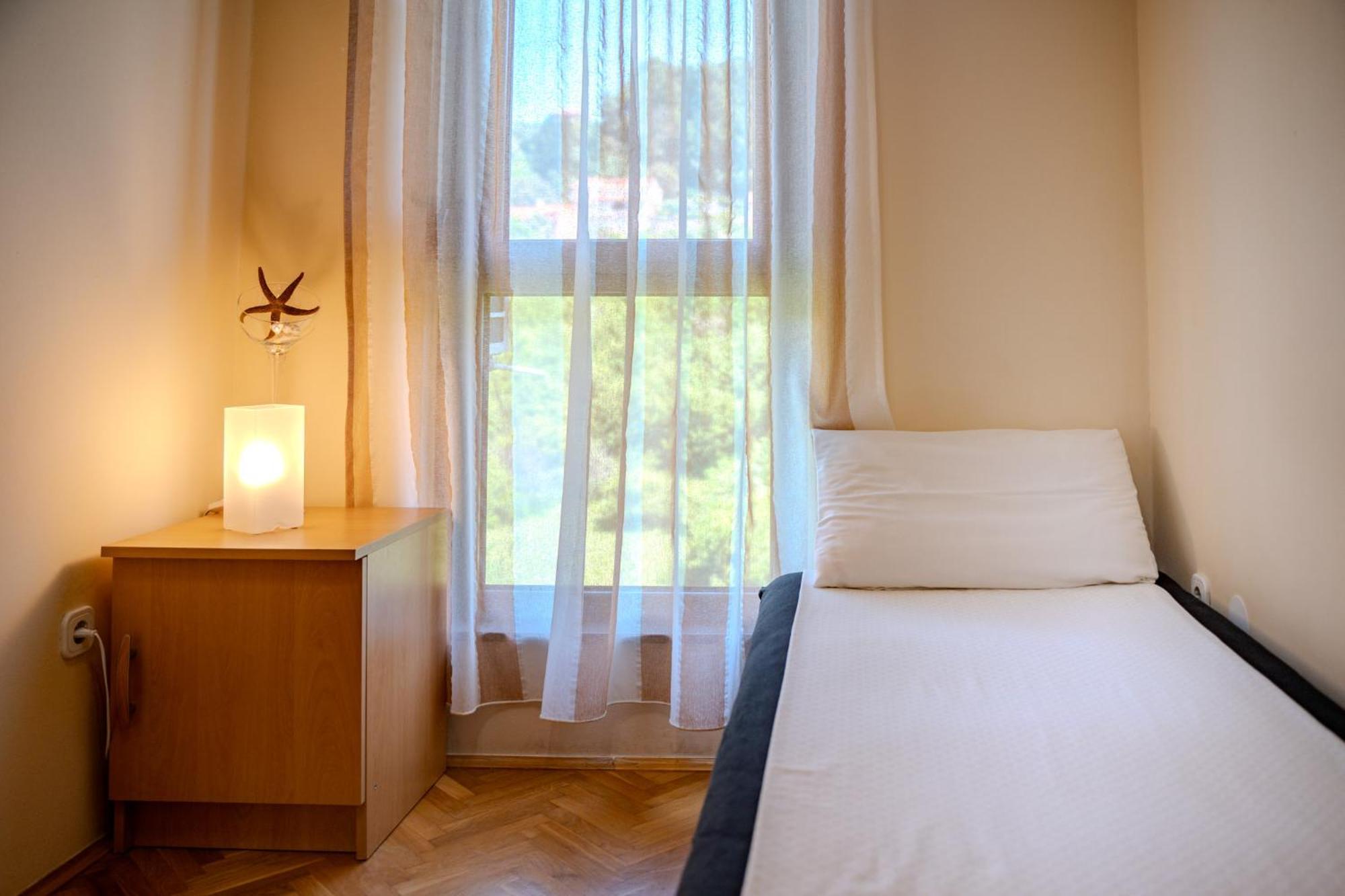 Rab Centar Due Apartment Palit Exterior photo