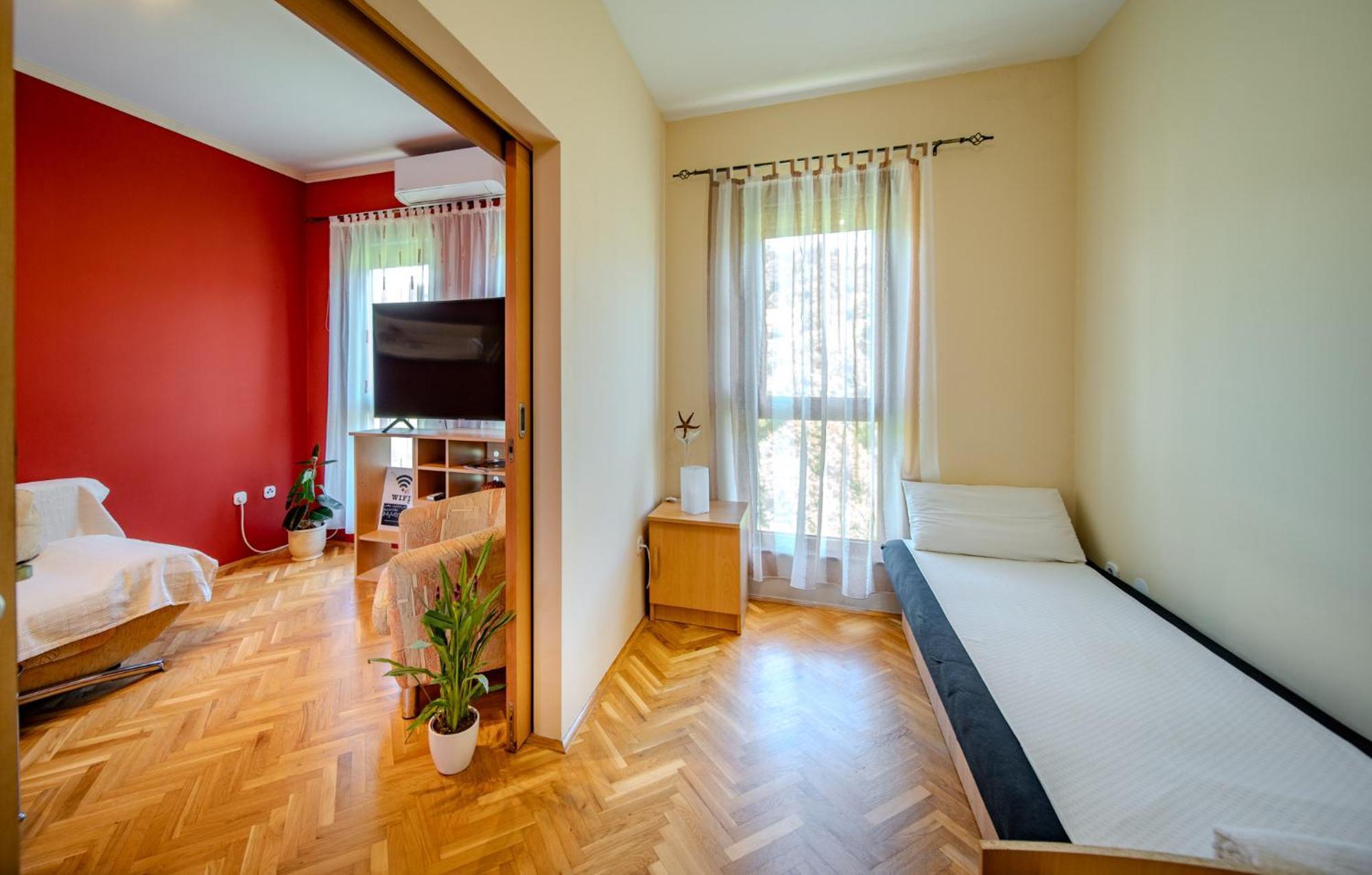 Rab Centar Due Apartment Palit Exterior photo